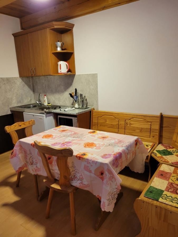 Mohas Vendeghaz Koszeg Mohas Ut 107 Hotel Bagian luar foto