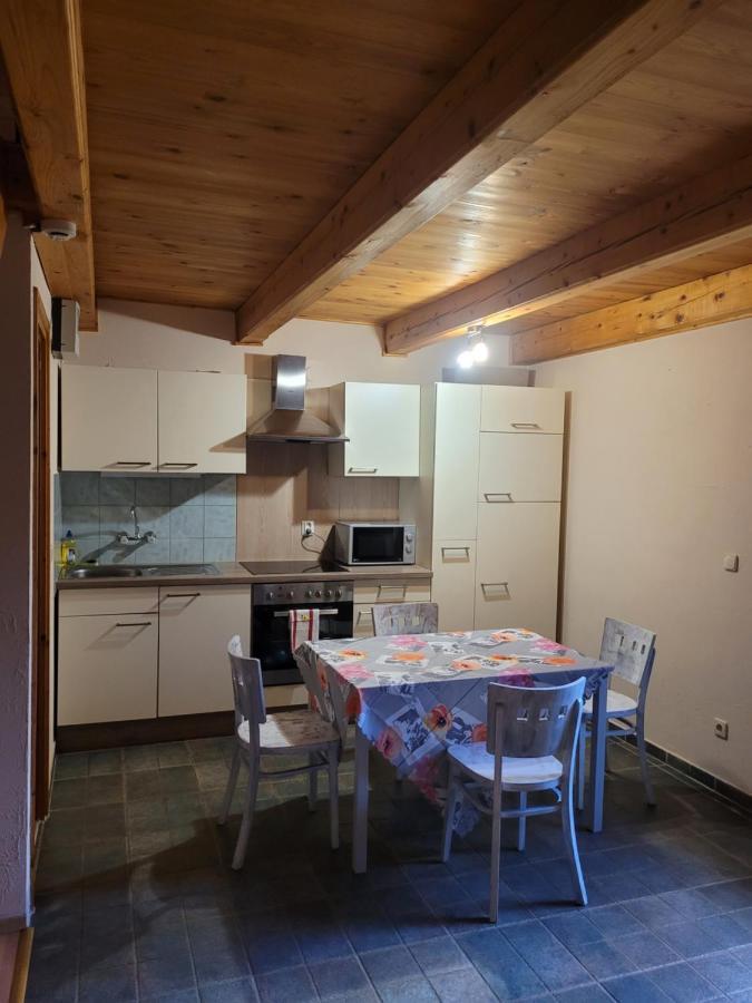 Mohas Vendeghaz Koszeg Mohas Ut 107 Hotel Bagian luar foto