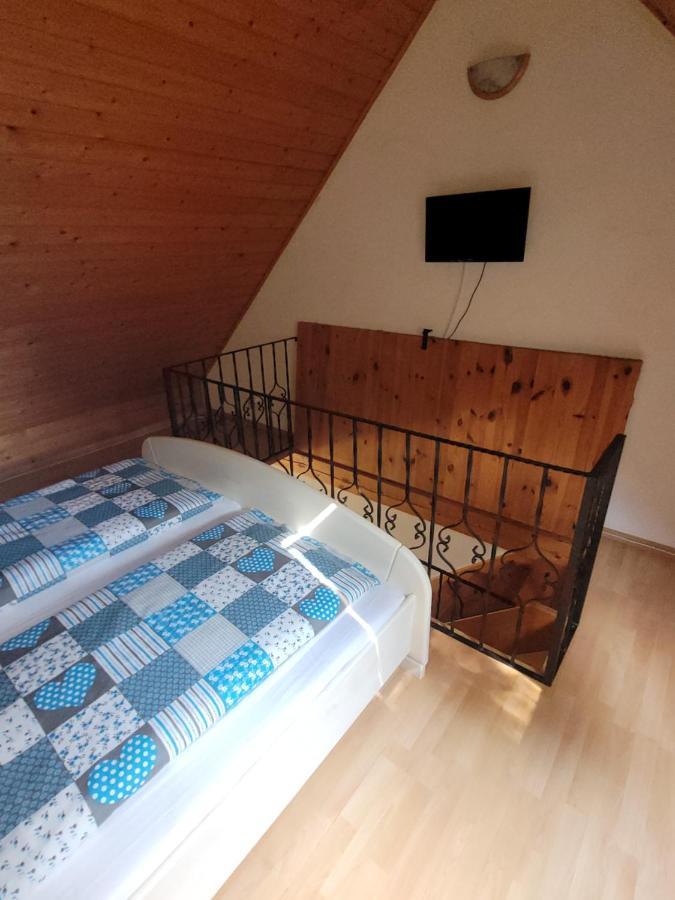 Mohas Vendeghaz Koszeg Mohas Ut 107 Hotel Bagian luar foto