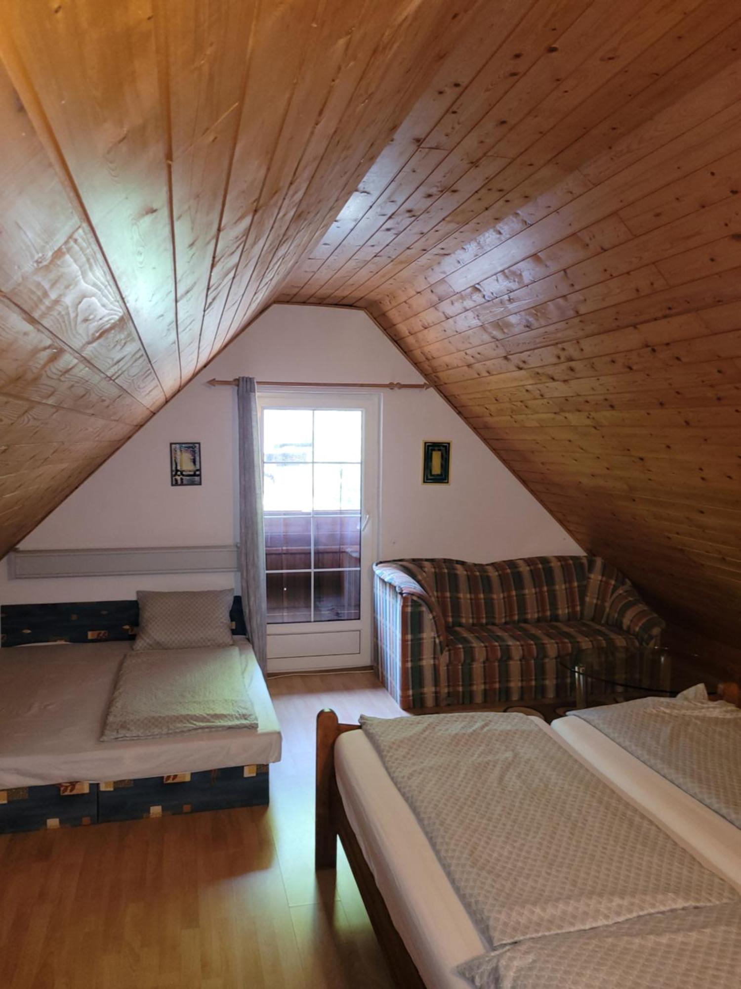 Mohas Vendeghaz Koszeg Mohas Ut 107 Hotel Ruang foto