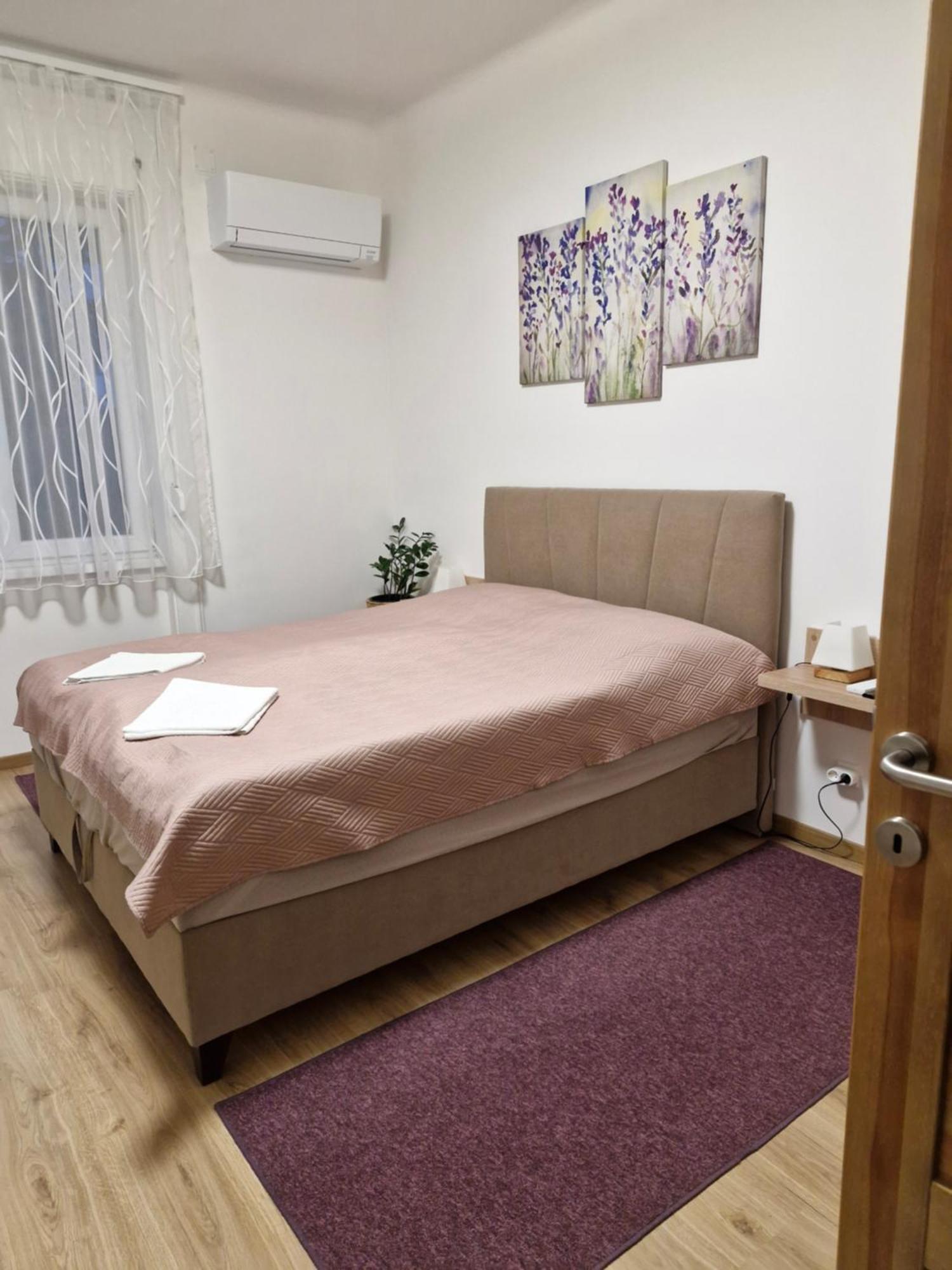 Mohas Vendeghaz Koszeg Mohas Ut 107 Hotel Bagian luar foto
