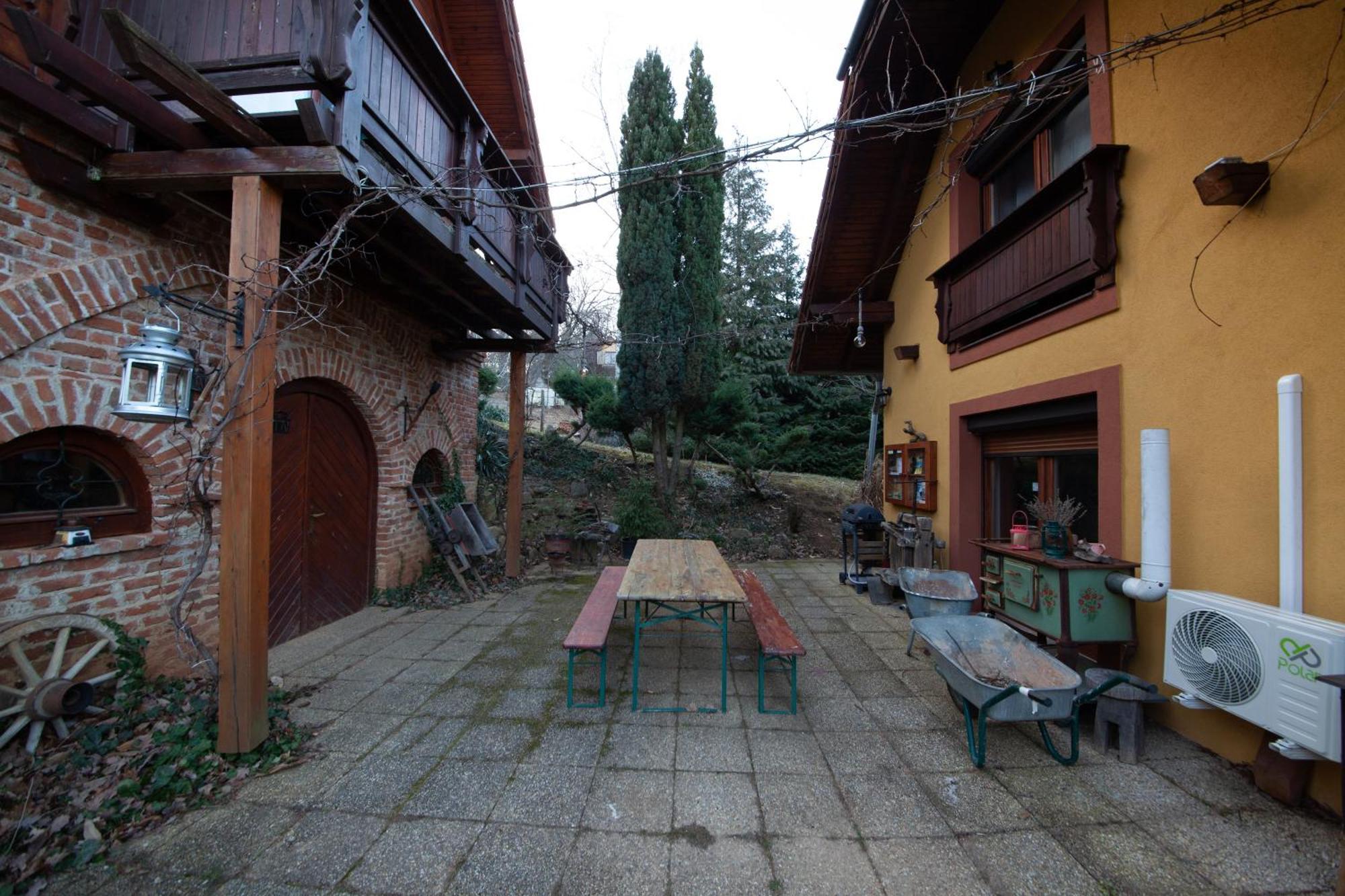 Mohas Vendeghaz Koszeg Mohas Ut 107 Hotel Bagian luar foto